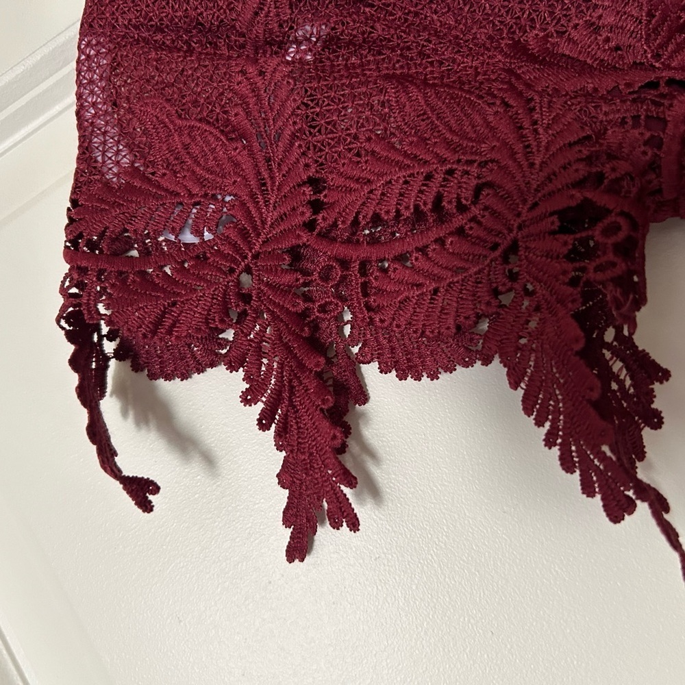 ASTR Valentina Lace Off-The-Shoulder Mini Dress Size S - Picture 8 of 9